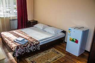 Мини-отель Academic Apartments Алматы Стандартный двухместный номер с 1 кроватью и общей ванной комнатой-1